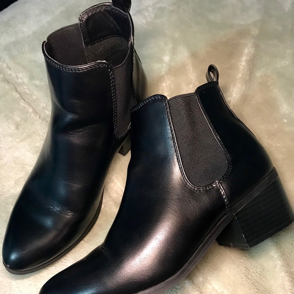 Black ankle booties